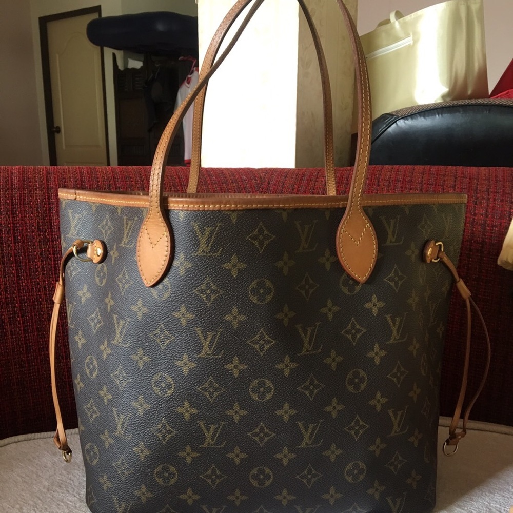 Authentic preowned lv Neverfull MM